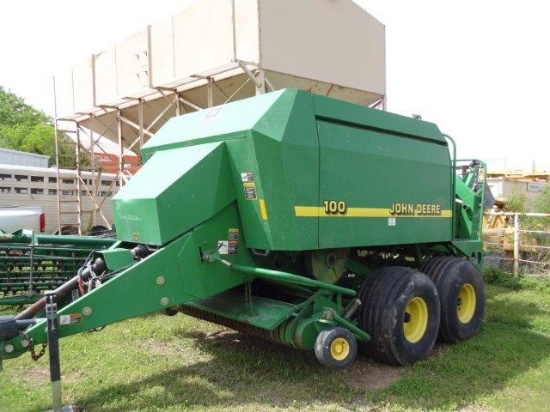John Deere 100, 3x3 Square Baler