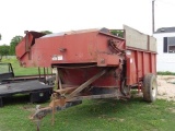 Roorda 225C, P.T.O. Driven Pull-Type Feed Wagon