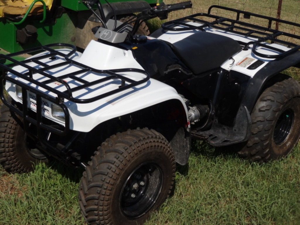 10 Honda 250 Or 300 4 Wheeler Vehicles Marine Aviation Recreational Atv S Online Auctions Proxibid