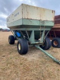 Year A-Round 4 Wheel, 550 Bushel Gravity Box