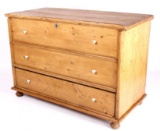 Early American Pine Blanket Chest Over Drawer