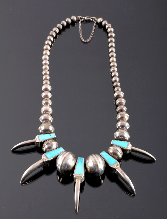 【b-16】 one‐hand bear claw / Turquoise Turquoise Bear Claw Feather Navajo Pendant Sterling Silver