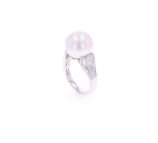 GIA South Sea Pearl VS2 Diamond Platinum Ring