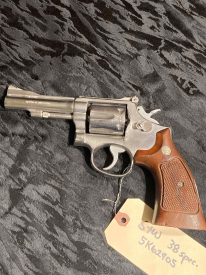 Smith and Wesson 38 special pistol model 67 serial number 5K62905