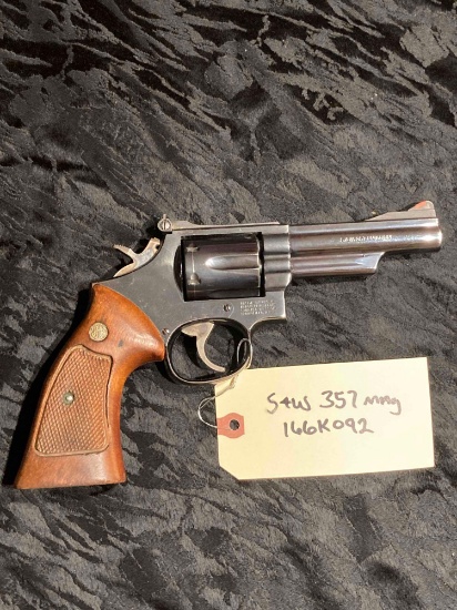 Smith and Wesson 357 mag 19-5 serial number 166K09