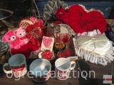 Lg. lot Valentine's Day collectibles, hearts