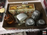 Kitchenware - Choppers/slicers and individual aluminum gelatin molds