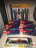 Trains - HO Gauge, 7 cars, 6 Roundhouse and 1 AHM plus Track Extender set in package