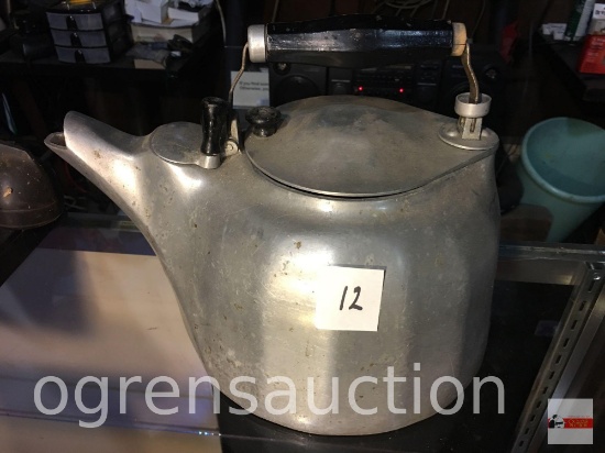 Vintage Griswold 5 qt. kettle