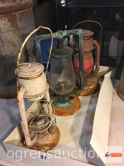 3 vintage oil lanterns, Dietz