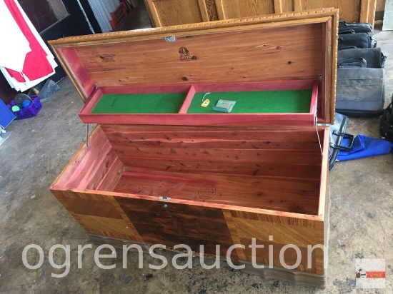 Furniture - vintage Lane cedar chest, 23"hx47"wx20"d