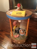 Figural music box, Wood N Things, from Clear Lake, Iowa, plays Dites-moi, 8