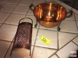 Kitchenware - 2 copper/brass items