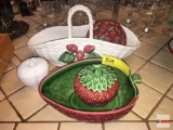 Kitchenware - Strawberry dishes