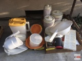 Plastic ware - Tupperware canisters etc.