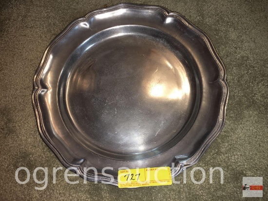 Tray - Wilton metal round serving tray, 14.25"wx14.25"w
