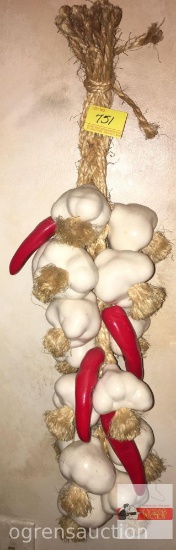 Wall Decor - Garlic Cluster, 25"