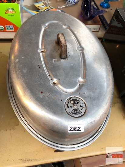 Kitchen - Wear-Ever aluminum roasting pan