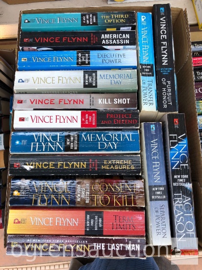Books - Novels - 15 Vince Flynn, paperback