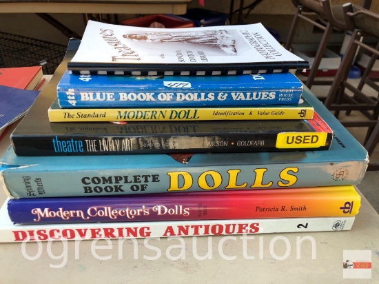Books - Collector books - Dolls