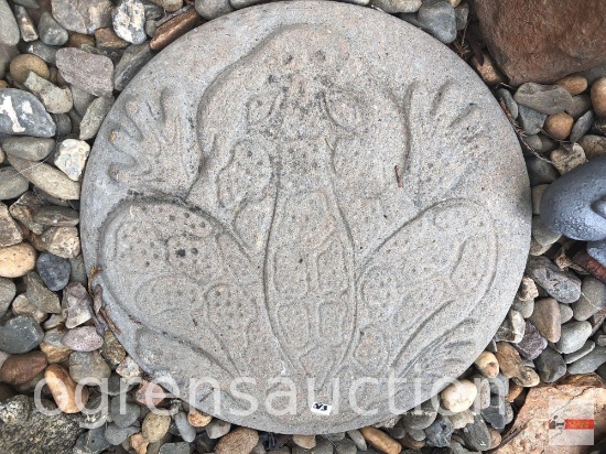 Yard & Garden - Round cement stepping stone, embossed frog, 18"w