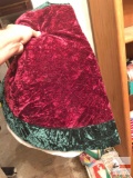 Holiday Decor - Christmas - Quilted tree skirt