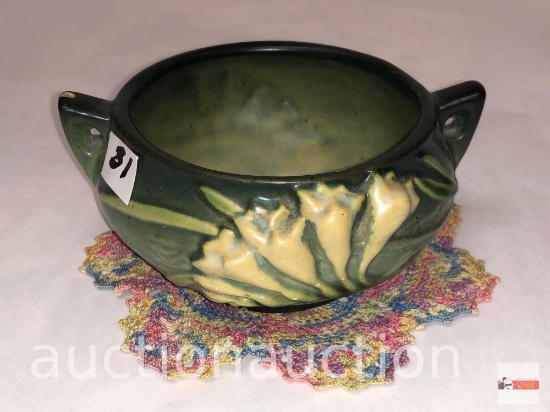 Roseville Pottery - 1945 Freesia sugar bowl #6-S green