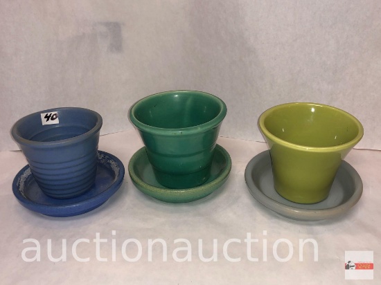 Pottery - 3 small planter pots with saucers, 1 marked Bauer