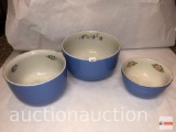 Hall Kitchenware set Superior mixing bowls, blue exterior, white interior w/floral accents