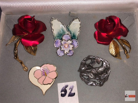 Jewelry - Brooches, 5, marked or signed