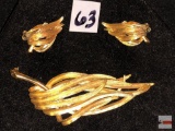 Jewelry - Demi-Parure jewelry set, brooch w/matching earrings