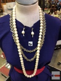 Jewelry - Demi parure set necklace w/matching earrings and large chain link necklace