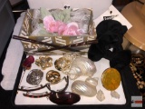 Jewelry - Brooches and hair clips, shells