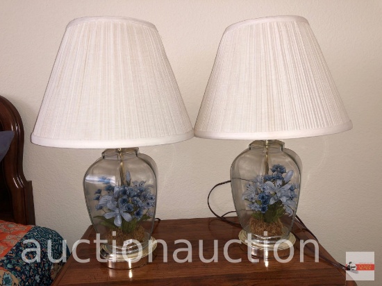 Table Lamps - pr. glass ginger jar lamps with blue floral arraingements, pleated shades, 13"wx19.5"h