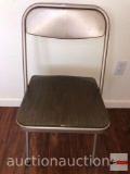 Samsonite folding metal chair w/padded seat