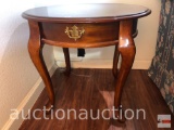 Furniture - Round end table, Queen Anne legs, 24