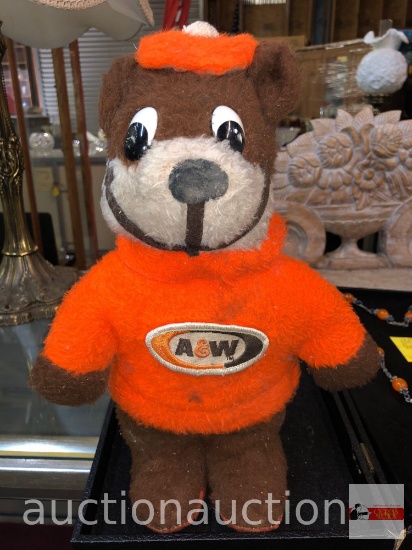 Collectibles - Advertising A&W stuffed Bear, Rooty, The Great Root Bear