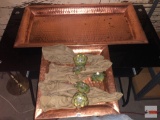 2 serving trays and 4 cloth napkins with metal flower rings