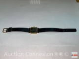 Jewelry - Wrist watch, woman's Seiko quartz, blackface, genuine lizard band, Japan