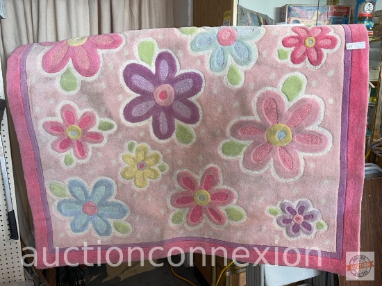 Area rug, sculpted floral motif, bound edge, 60"x80" approx.
