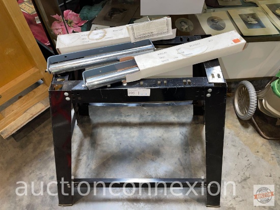 Tools - Tool stand & 2 bracket rollers