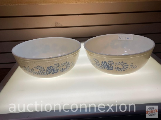 Dishware - 2 vintage Pyrex mixing bowls, 10.5"w