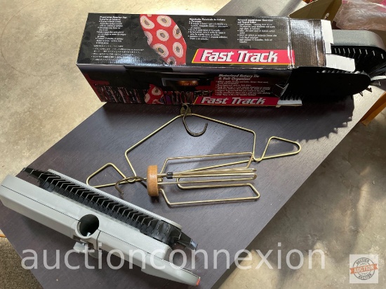 2 batt.op tie rotary organizers (1 new in box) and 2 specialty hangers