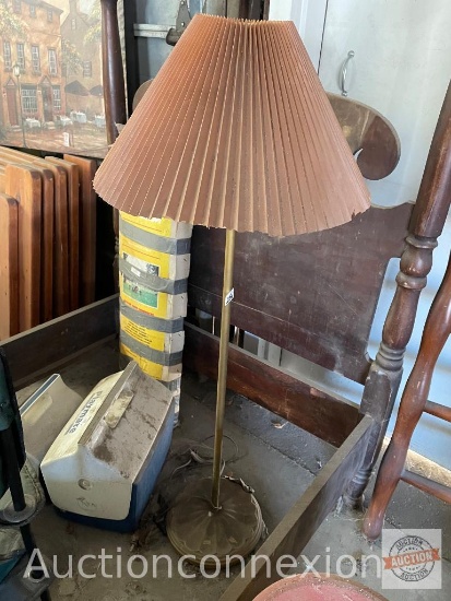 Floor lamp w/pleated shade