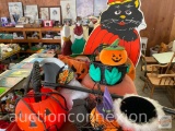 Halloween - Pumpkins, wire spider basket, vintaage cat in pumpkin yard stake