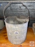 Vintage - Mop bucket/pail w/wringer basket