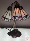 Stained glass styled triple globe table lamp, lilypad base, 15