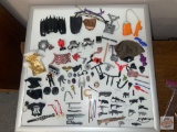 Toys - Action Figure Accessories, clothes, weapons etc.