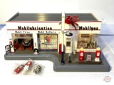 Collectibles - The Mobil Service Station Clock