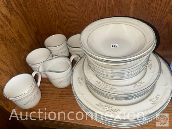 Dish ware - International Stoneware set, 19pc,